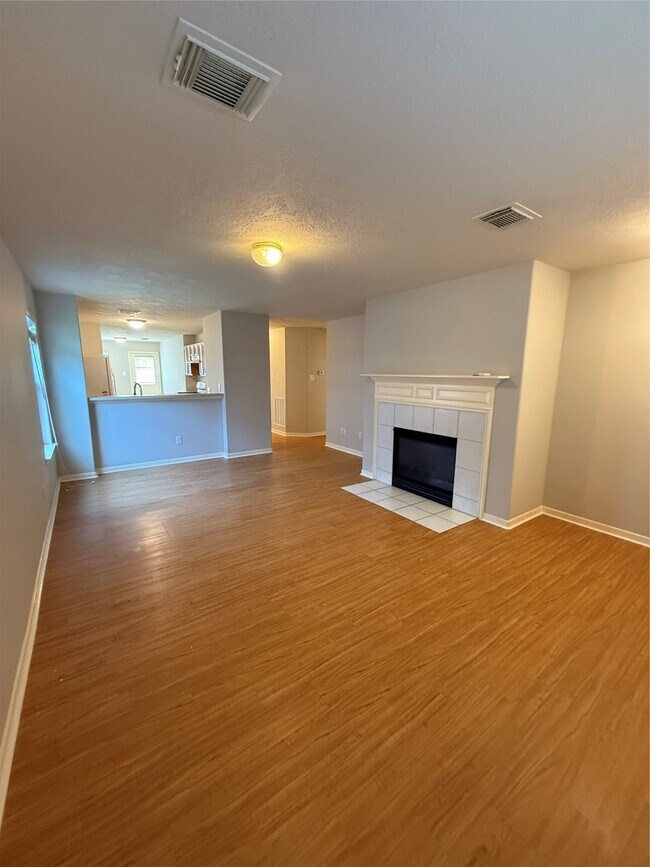 Building Photo - 5010 Woodland Meadows Ln