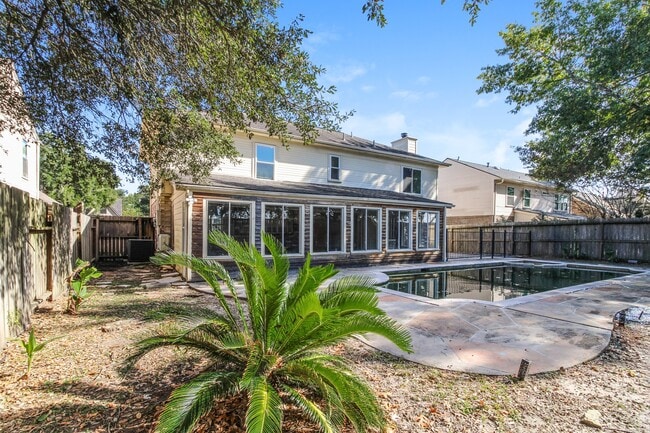 Building Photo - 918 Long Prairie Dr