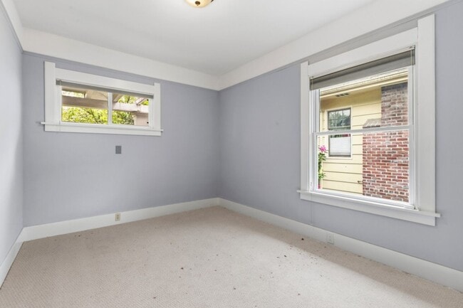 Building Photo - 4Bd/2Ba Seattle Home