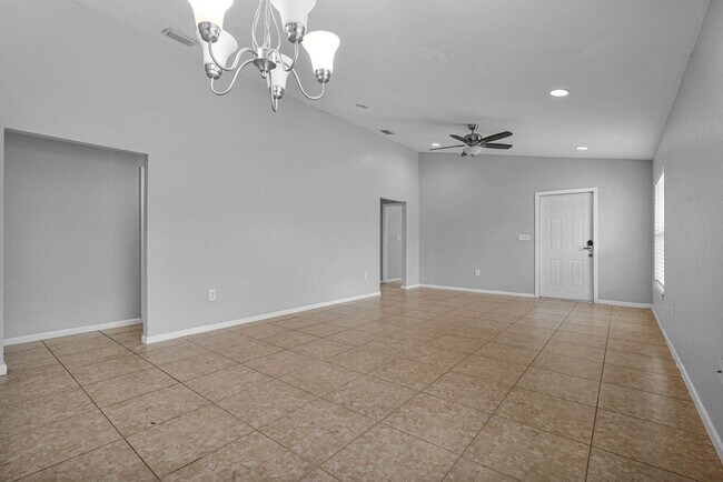 Building Photo - 520 Southridge Rd