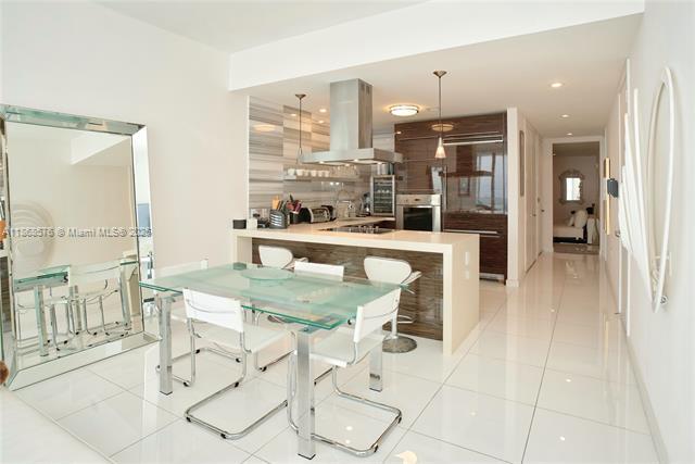 Building Photo - 1100 Biscayne Blvd