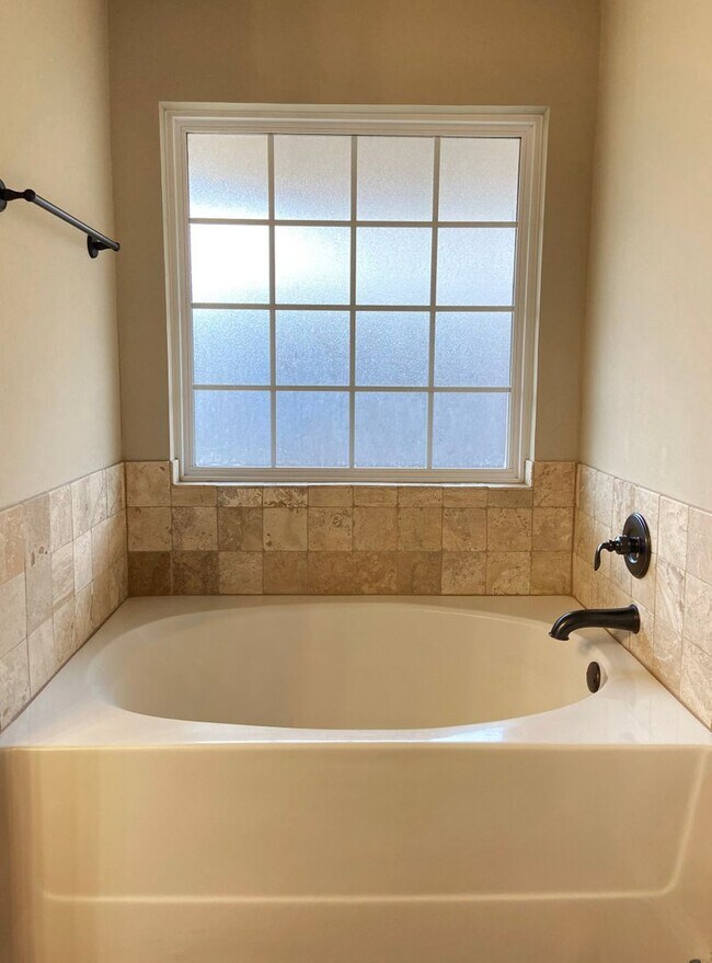 Building Photo - First Month Free! Great Location!