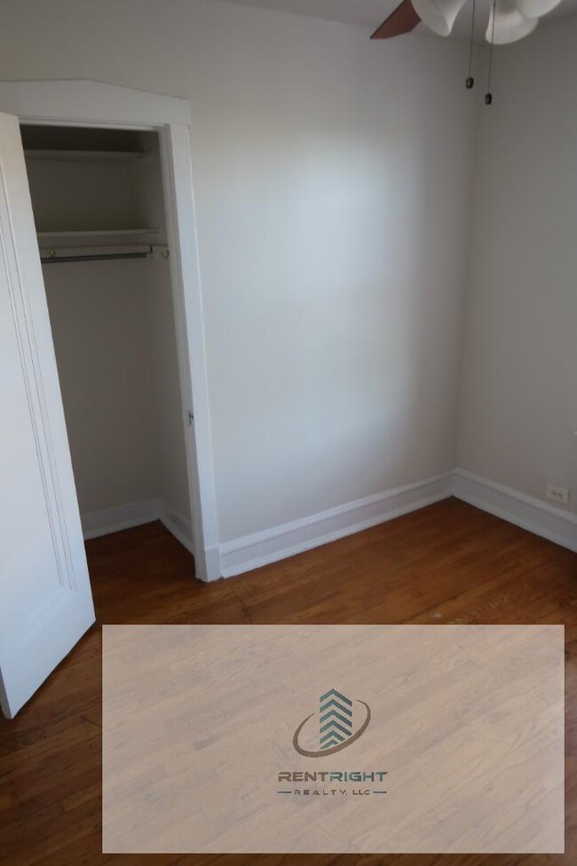 Building Photo - 1 bedroom in CHICAGO IL 60660