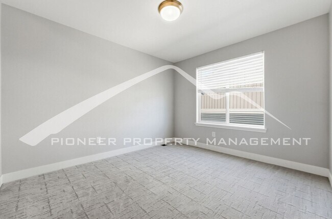 Building Photo - Stunning Home with Central AC and 2-Car Garage