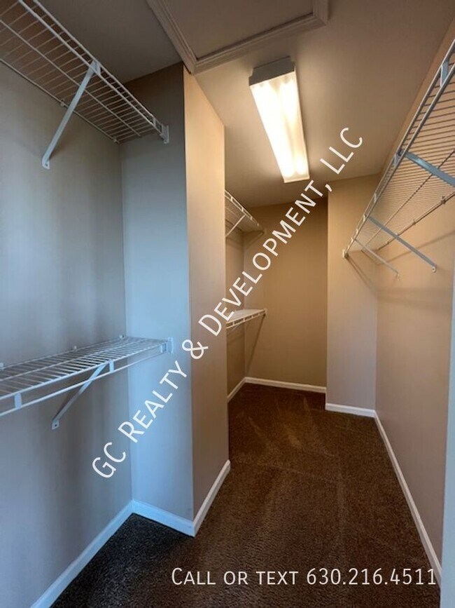 Building Photo - 1513 Bristol Ln
