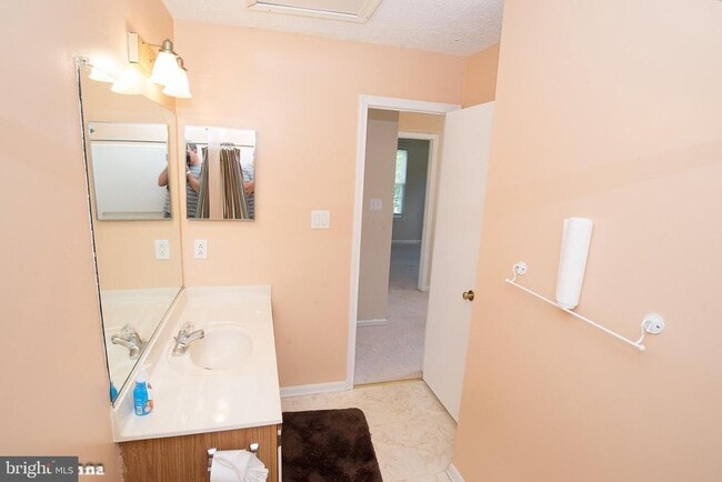 Building Photo - 6128 Hoskins Hollow Cir