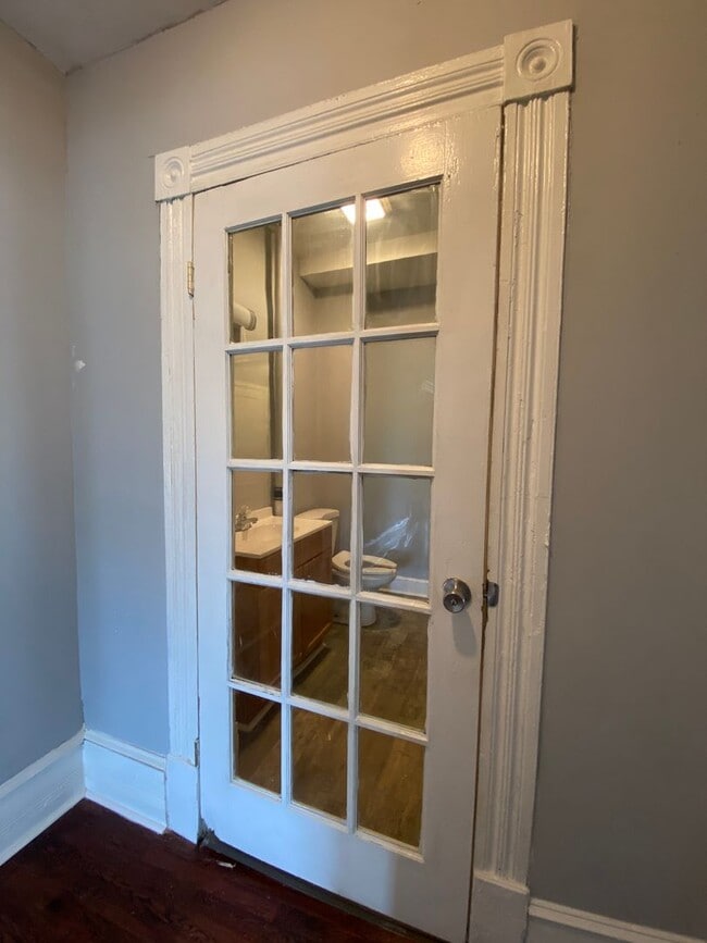 Building Photo - 9 Bed 5 Bath Historic Home - Commercial Use