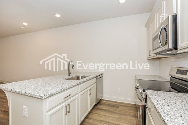 Building Photo - 738 Elkins Dr