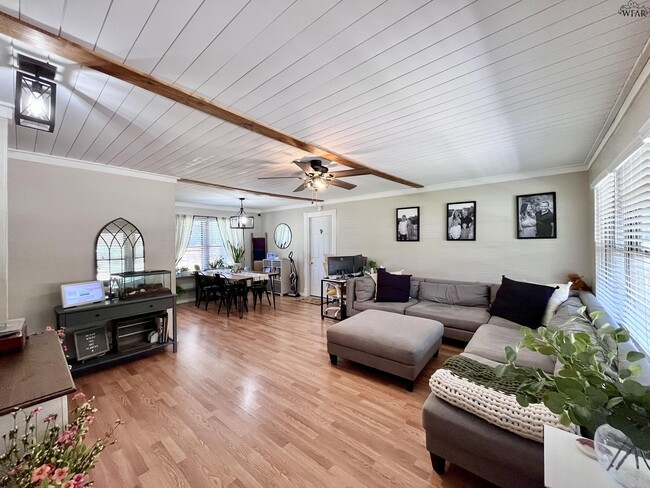 Building Photo - 4722 Florist St