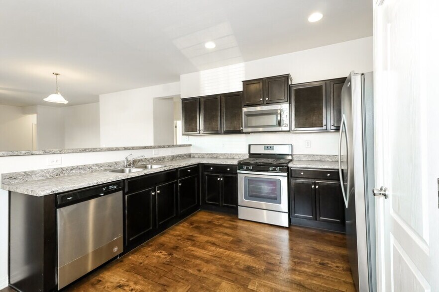 Building Photo - 8224 W Encinas Ln