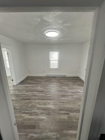 Building Photo - 1627 Ash St