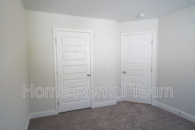 Building Photo - 475 Gov Treutlen Cir