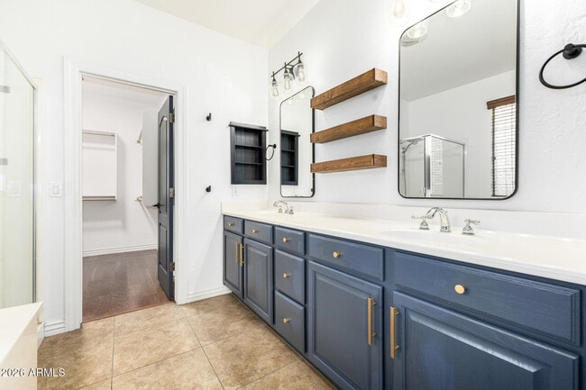 Building Photo - 2833 E Cobalt St