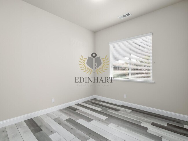 Building Photo - 1026 E Carnoustie Ave