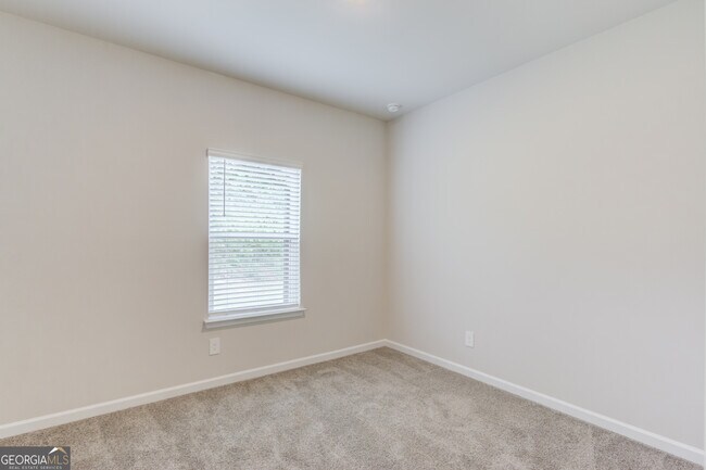 Building Photo - 1325 Lyon Wy Dr