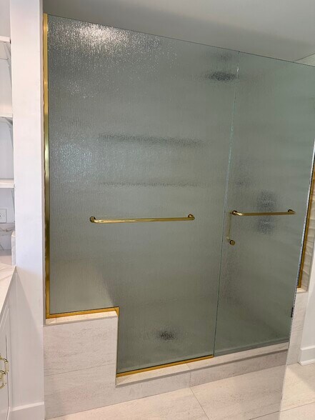 Building Photo - 10136 Hollow Glen Cir