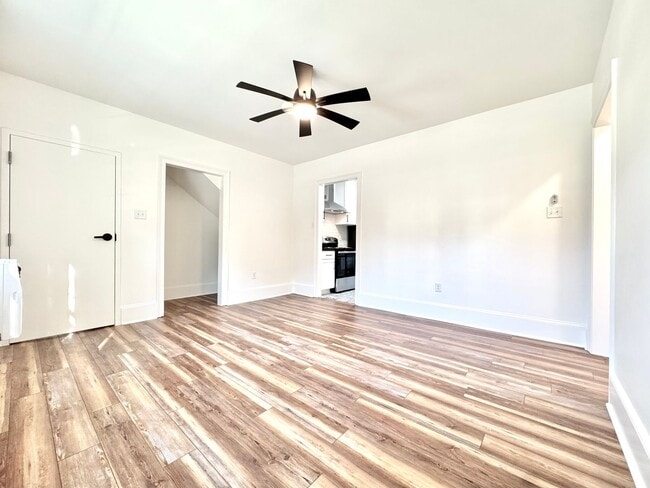 Building Photo - The Gladiola – Newly Renovated Luxury Livi...