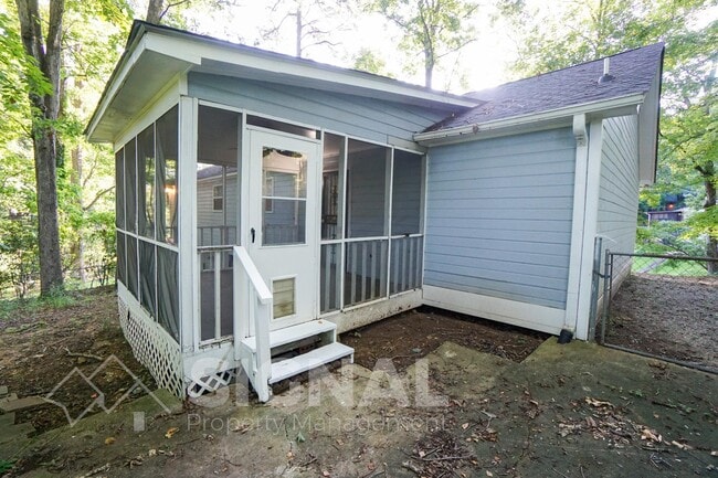 Building Photo - 1312 Winola Ln