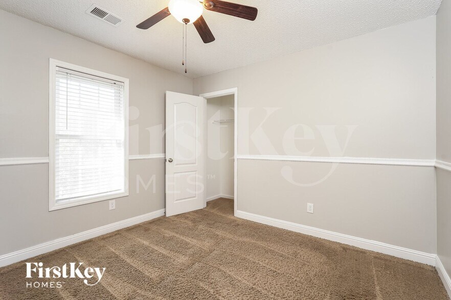 Building Photo - 2013 Lancey Dr