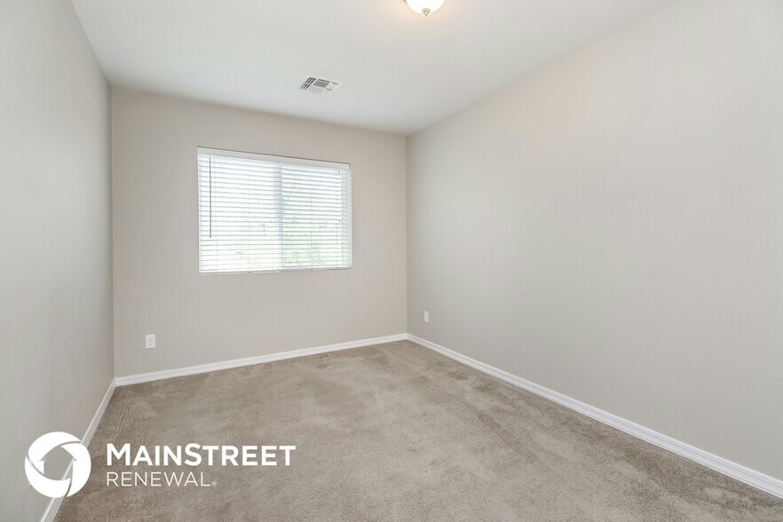 Building Photo - 2000 N 36th St