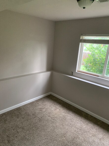 Building Photo - 563 Sundisk Dr