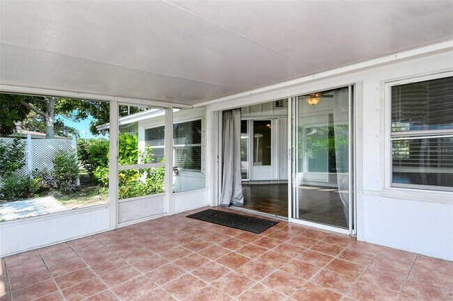 Building Photo - 2512 Post Rd