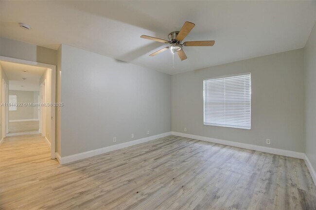 Building Photo - 1224 NE 2nd Ave