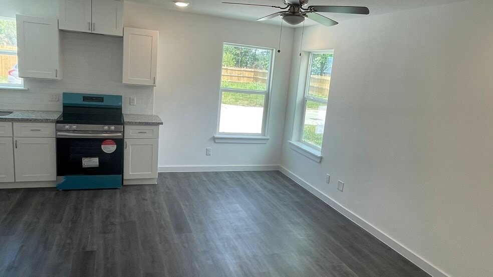 Building Photo - 9746 Garcroft St