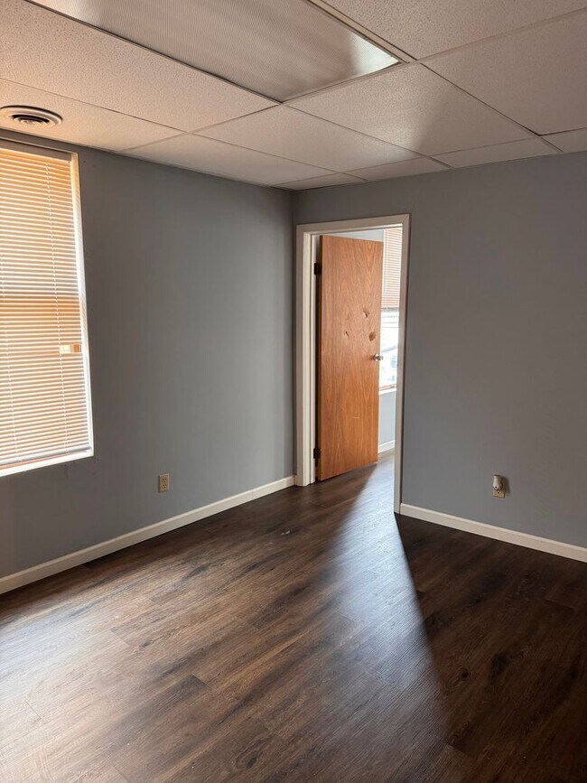 Building Photo - 25 N Water Ave