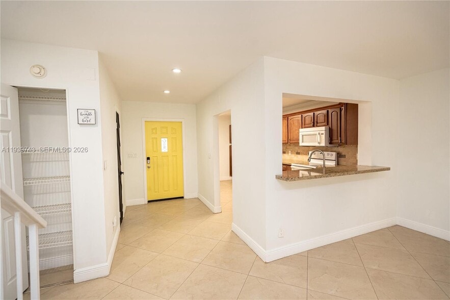 Building Photo - 3753 Estepona Ave