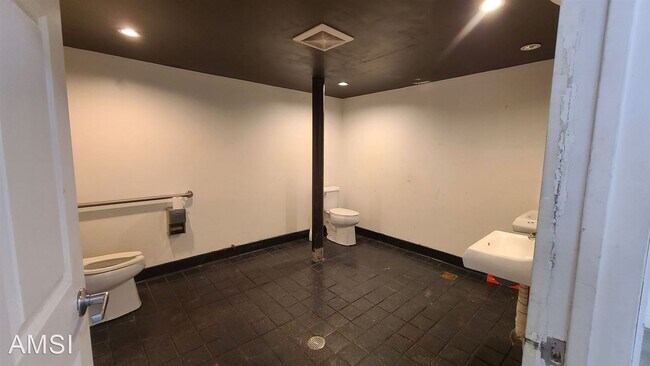 Building Photo - 1 br, 1 bath House - 988 Valencia St