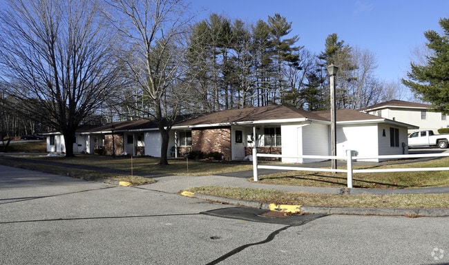 Building Photo - Pleasantwood Estates