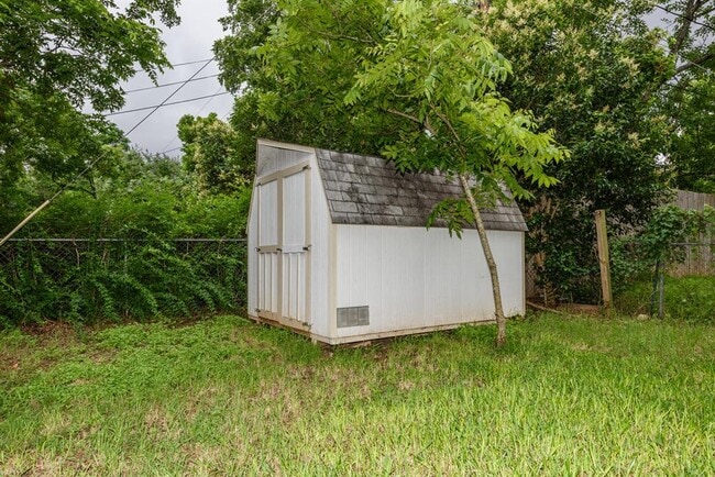 Building Photo - 3200 John Campbells Trail