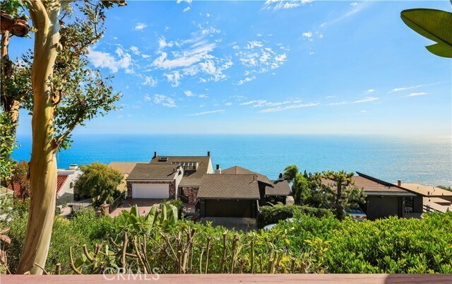 Building Photo - 599 Alta Vista Way