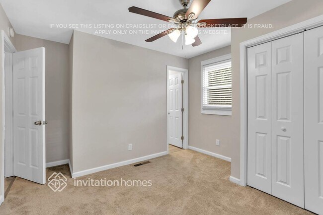 Building Photo - 353 Simca St SE