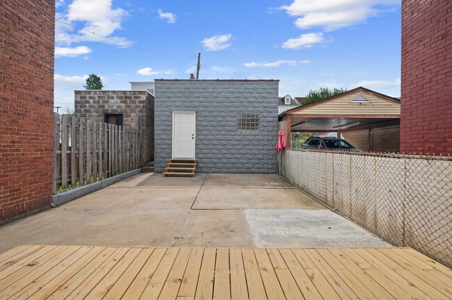 Building Photo - 417 Dargan St