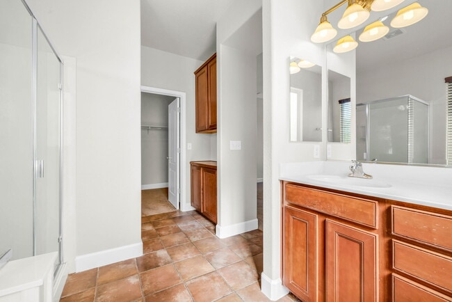 Building Photo - 9 Dulcibbella Pl