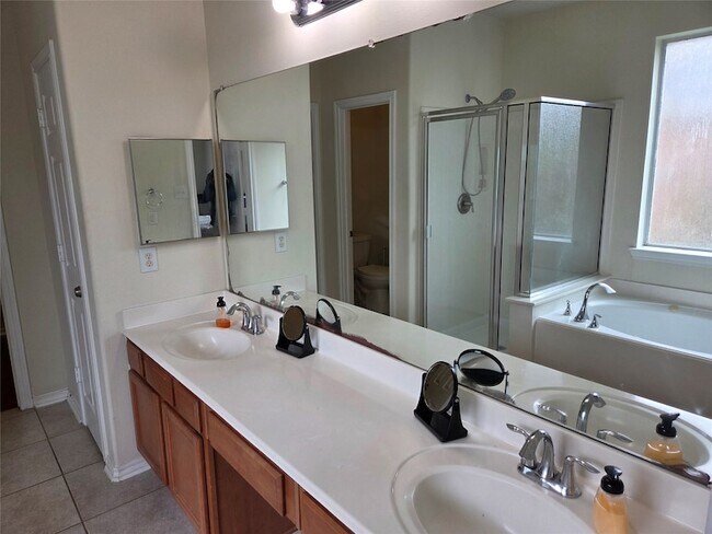 Building Photo - 6818 Stoneyvale Dr