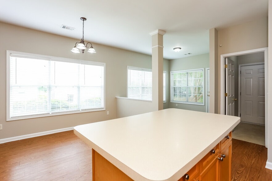 Building Photo - 8 Arendt Park Ln