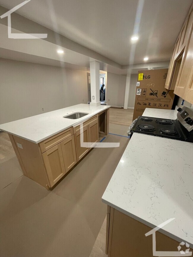 Building Photo - 9/1/25 - all new 4BR/2BA near BU South, Co...