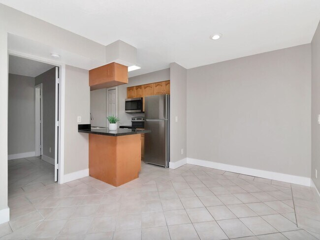 Building Photo - Ground Floor 2 Bedroom 2 Bath - Gated Comm...