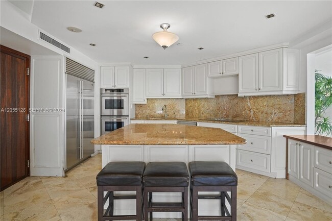 Building Photo - 19355 Turnberry Way
