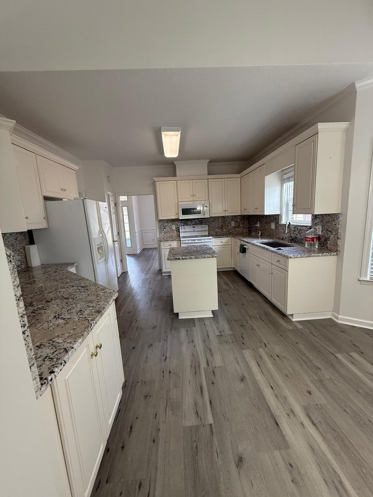 Building Photo - 297 High Chaparral Dr