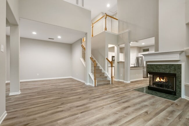 Building Photo - 151 E Greenhill Terrace Pl