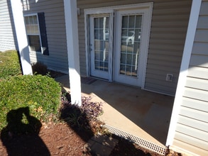 Building Photo - 301 McKenna Cir