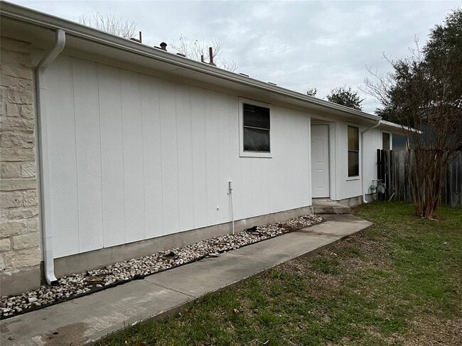 Building Photo - 862 Latteridge Dr