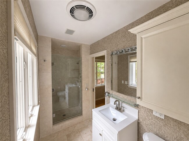 Building Photo - 20 Briar Patch Rd