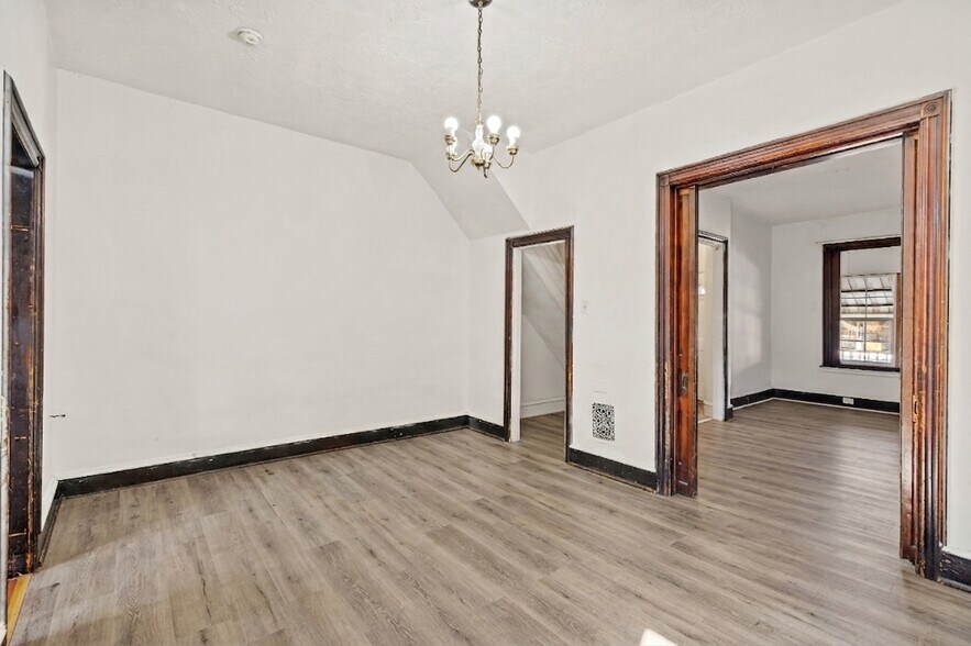 Building Photo - 356 Ophelia St