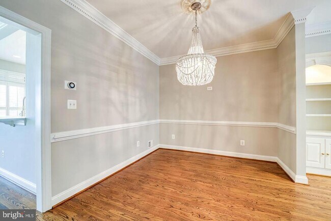 Building Photo - 819 Rivergate Pl