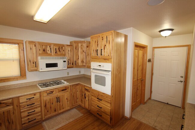 Building Photo - Peaceful Kachina Village Home | Backs National Forest + A/C